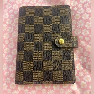 Authentic Louis Vuitton agenda in Damier Ebene. PM/small size. Great condition.